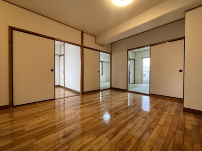 【内装】 | サンライズ上田 | 別部屋の写真となります。