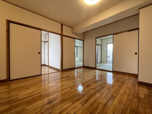 【内装】 | サンライズ上田 | 別部屋の写真となります。