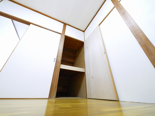 三条三和ハイツの収納|便利な収納スペースです