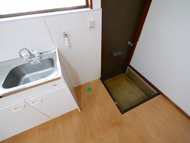 三条三和ハイツの設備|嬉しい室内洗濯機置き場がございます。