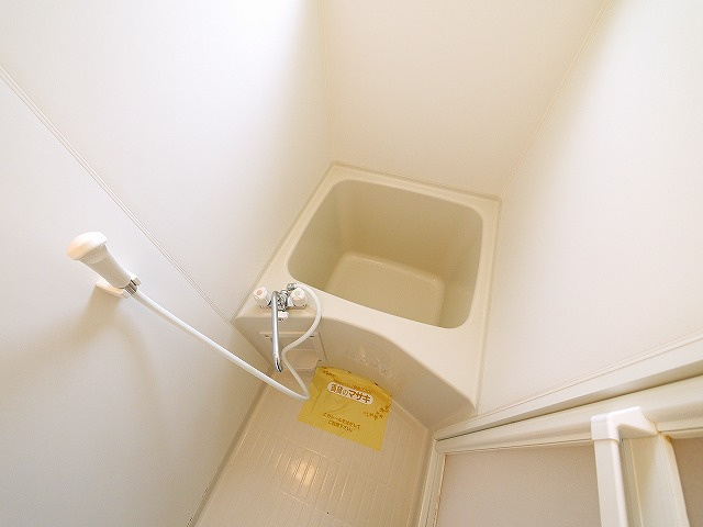 三条三和ハイツの浴室|ゆったり過ごせるお風呂です