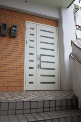 【エントランス】 | ハイネス翁長