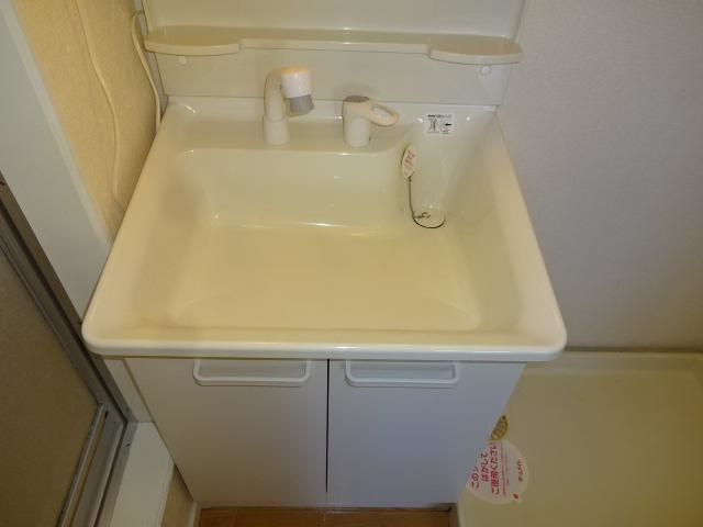 シャトー一宮の洗面所|洗髪洗面化粧台