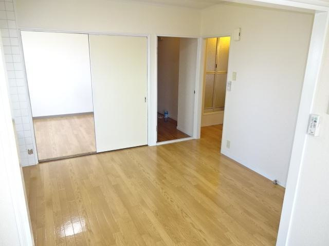 シャトー一宮のその他|リビング