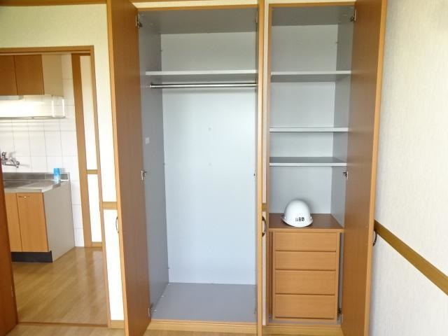 エム アスカの洋室|クローゼット（南洋室）(イメージ)