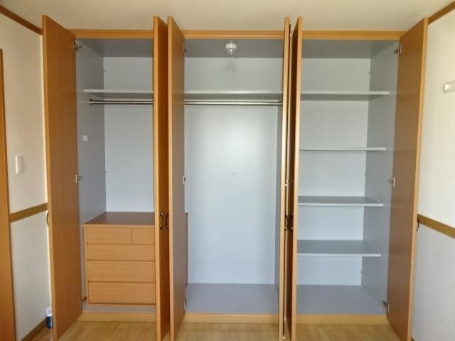 エム アスカの洋室|クローゼット（北洋室）(イメージ)