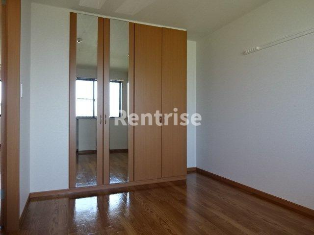 クオリティ パレスの洋室|北洋室