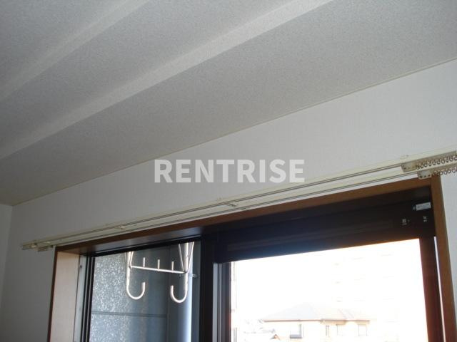 プチ・桃の設備|カーテンレール