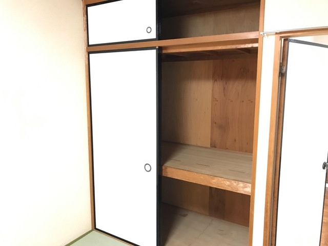 メゾンエクセルⅡの収納|押入