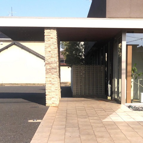 ファーブルランド２１のエントランス|五藤歯科医院 0.3km