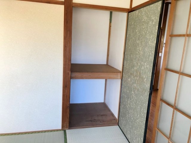 鶴岡貸家の収納