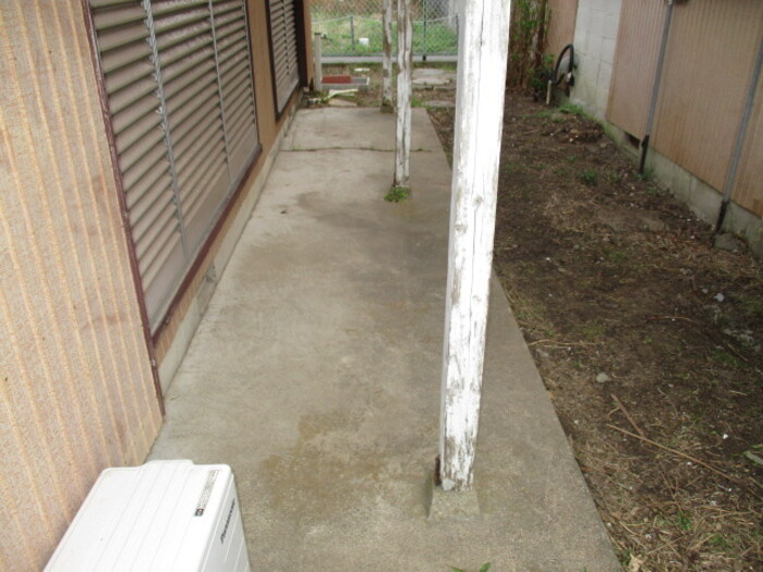 鶴岡貸家の庭