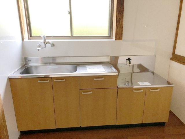 鶴岡貸家のキッチン