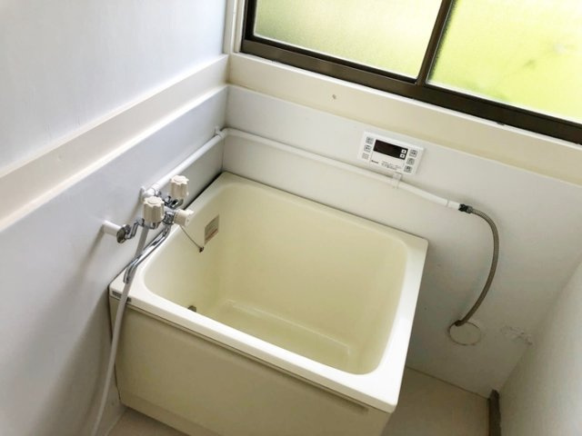 鶴岡貸家の浴室