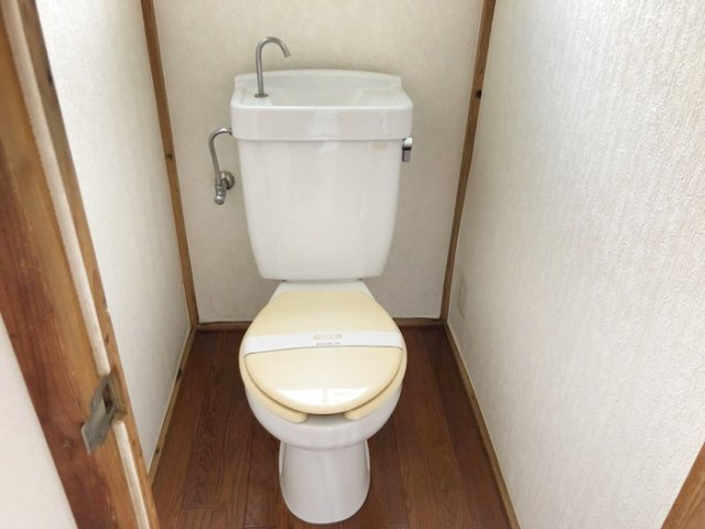 鶴岡貸家のトイレ