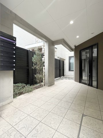 「防音マンション」ラシクラス南大塚のエントランス|毎日通るエントランスはこのようになっています