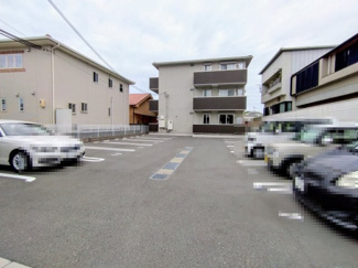 【駐車場】