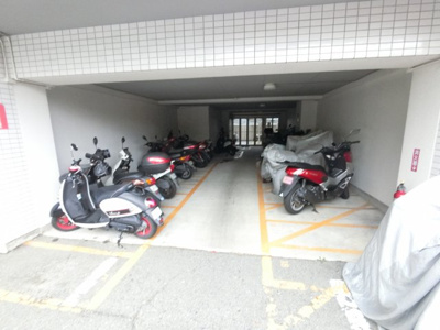 【その他共用部分】 | ライオンズマンション横浜港南ホワイトヒルズ | バイク置場です。