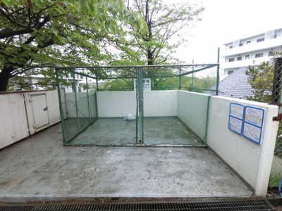 【その他共用部分】 | ライオンズマンション横浜港南ホワイトヒルズ | ゴミ置き場です。