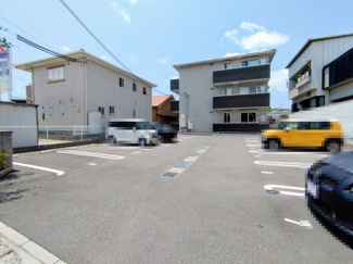 【駐車場】