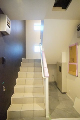 【その他共用部分】 | グランオネストW | エントランス内共用部です（施工中）