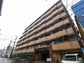【外観】 | 総戸数９５戸、平成２年３月築、管理人は日勤勤務につき管理体制良好です♪