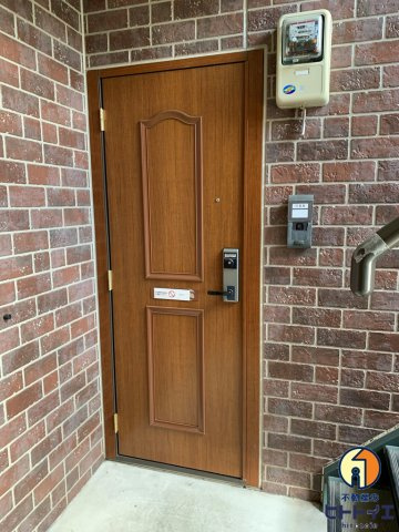 セジュールシャイニングB棟のエントランス