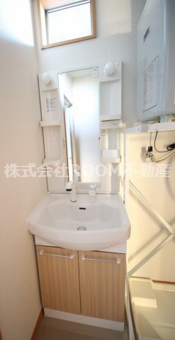 ルシエル吉尾の独立洗面台|独立洗面化粧台が付いています