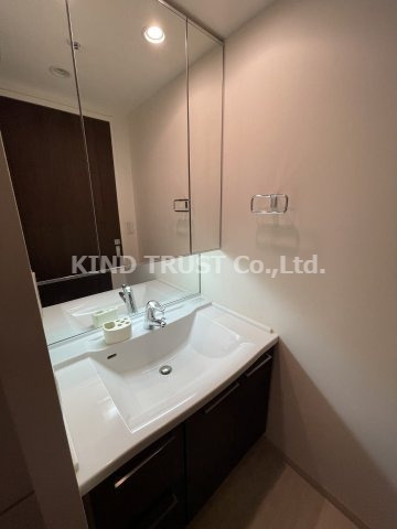 ジオグランデ梅田の洗面所|コンパクトで使いやすい洗面所