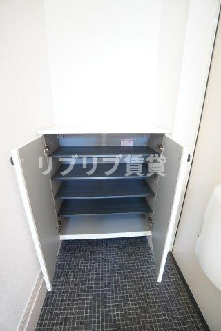 ハウスカーマインの玄関