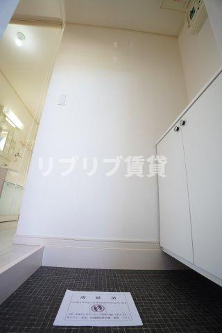 ハウスカーマインの玄関