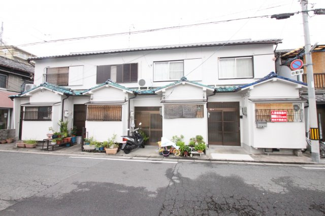 岸田借家小若江の外観