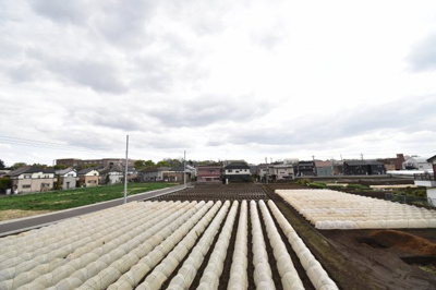 【展望】 | 清瀬市野塩４丁目　２号棟 | 景色を遮るものがないと、陽の光を長い時間浴びられます。空気も澄んでいるように感じますね。