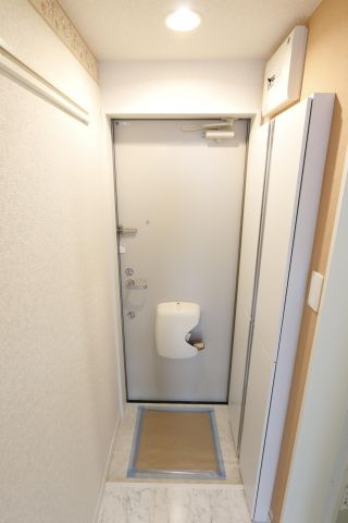 ユナイト小向リオデジャネイロの玄関|同タイプ参考写真です。
