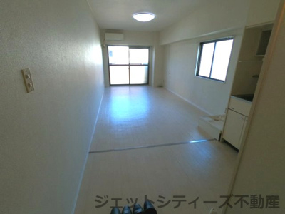 【居間・リビング】 | ロイヤルメゾン扇町