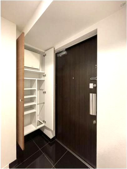 ルクレ上野の玄関