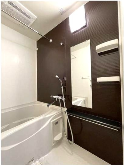 ルクレ上野の浴室