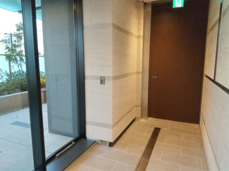 【エントランス】