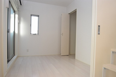 【内装】 | スクーデリア