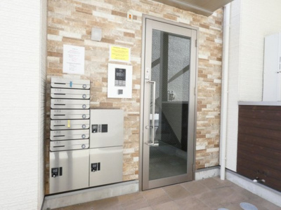 【エントランス】 | ベルベットコート岩塚