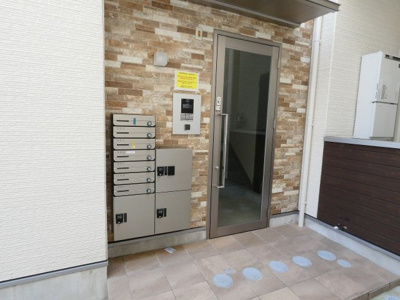 【エントランス】 | ベルベットコート岩塚