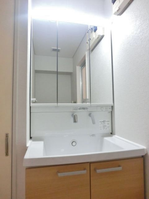 ダイアパレス大名ガーデンの独立洗面台|ダイアパレス大名ガーデン（3LDK）　洗面台