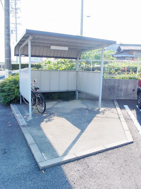 モデルノ デーアの駐車場