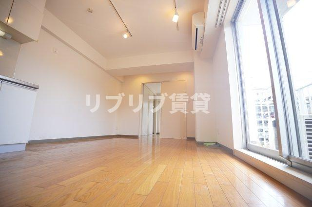 プレジール弁天の居間・リビング