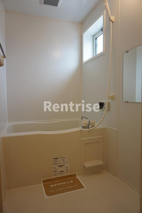 ハイム西五城Ⅲの浴室|追い炊き給湯完備