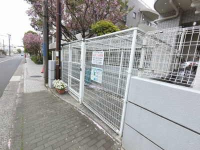 【その他共用部分】 | ヴィルヌーブ保土ヶ谷Ⅳ | ゴミ置場です。