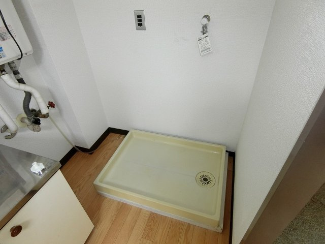 【設備】 | ドミトリー甲子園 | 洗濯機置場