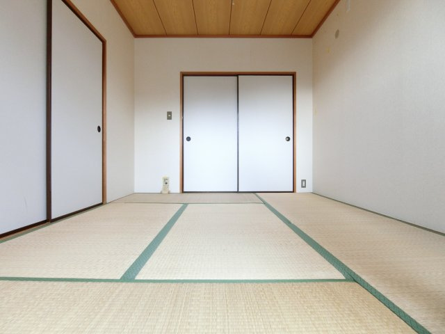ソファレ高倉台の和室