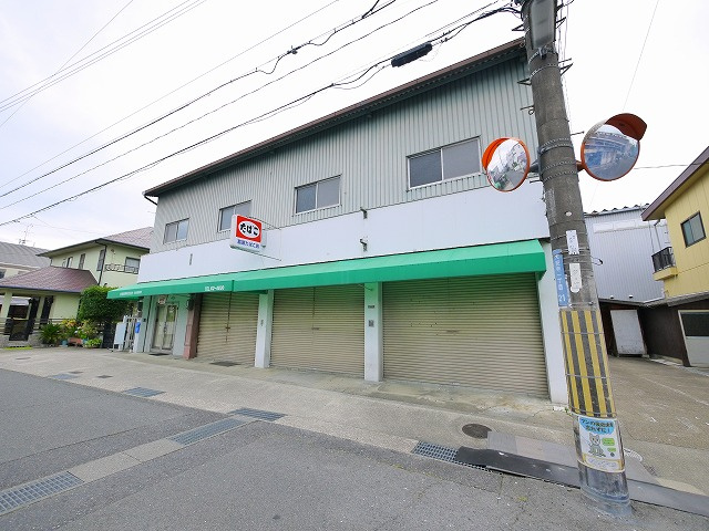 葛原店舗の外観