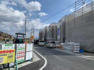 【前面道路含む現地写真】